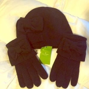 Hat and gloves bow detail